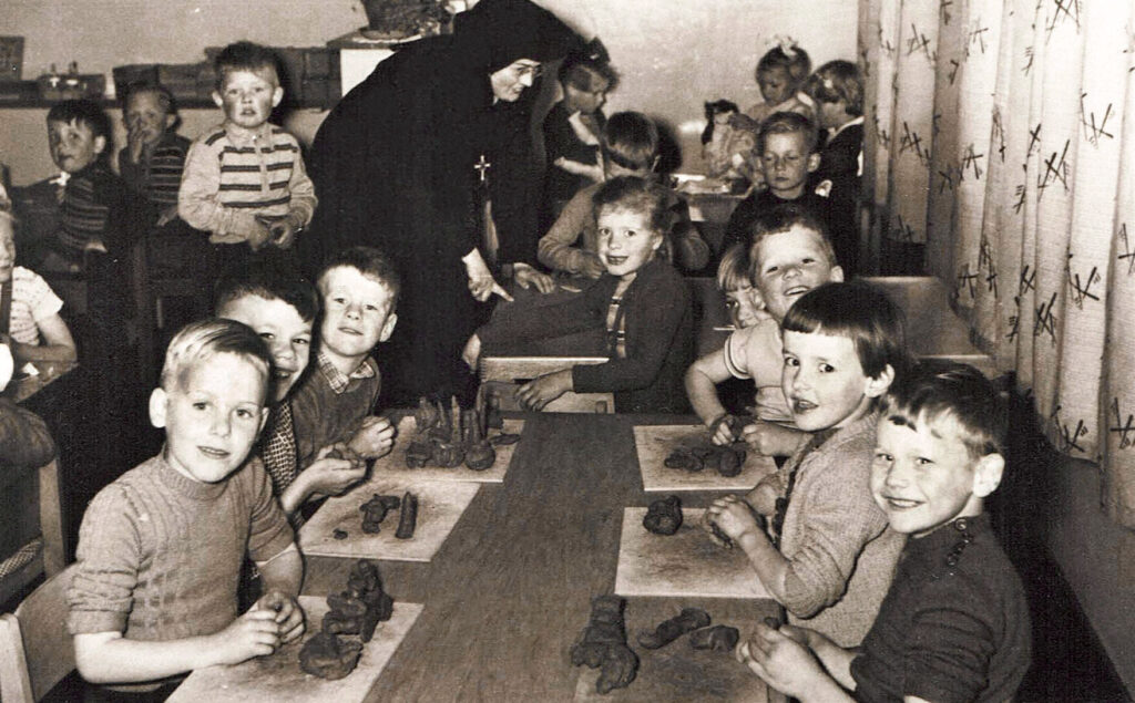 Foto Van André Jansen Kleuterschool Bij Zuster Gemma Bewerkt