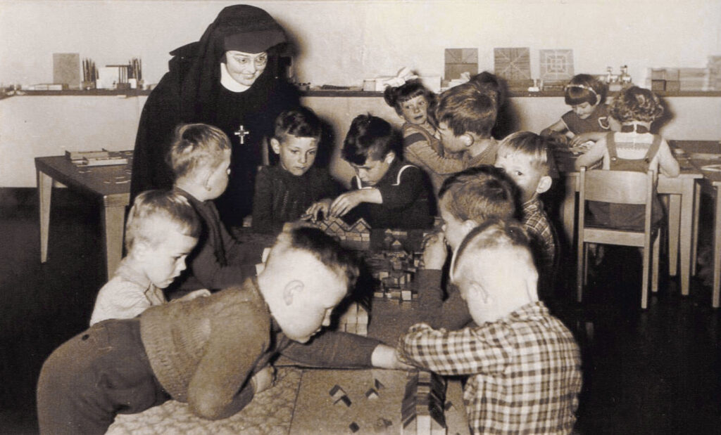 Foto Van Jan Jansen Kleuterschool Bij Zuster Gemma Bewerkt