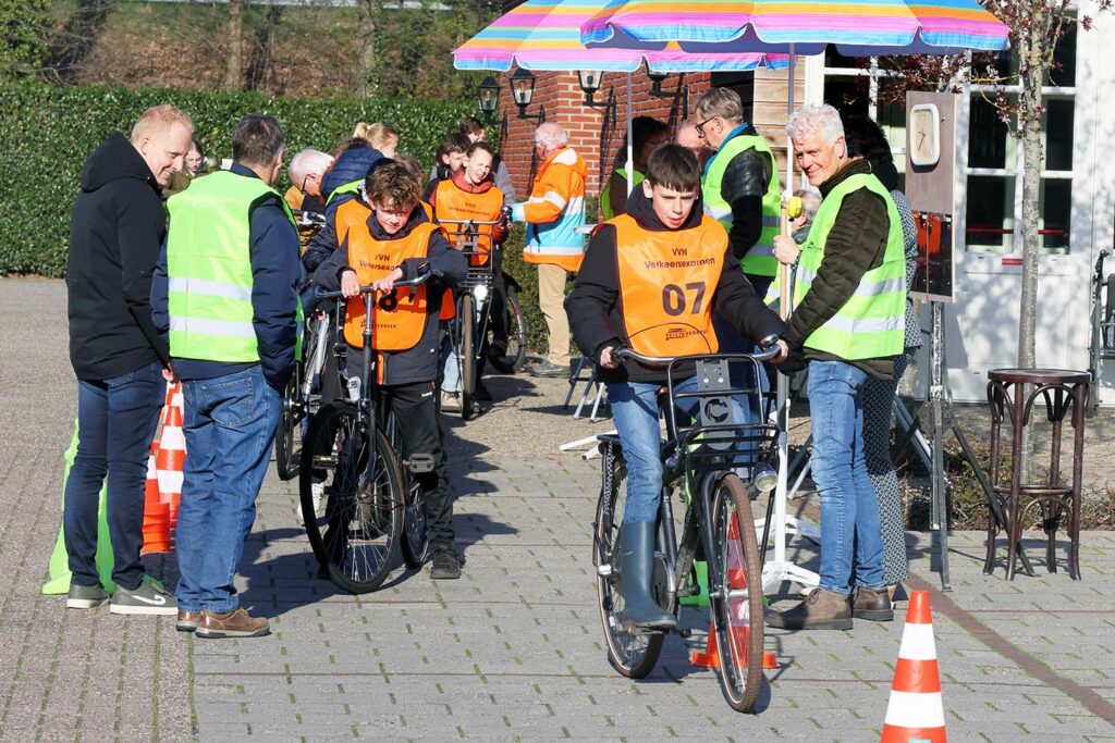 Verkeersexamen Lemelerveld (18) Klein