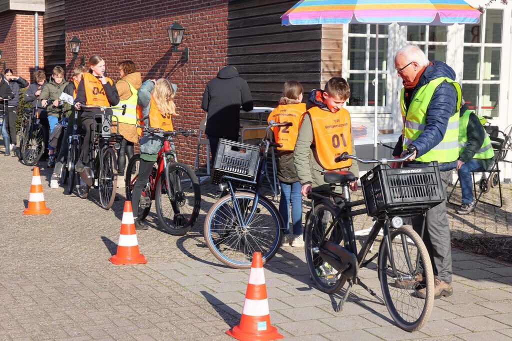 Verkeersexamen Lemelerveld (6) Klein