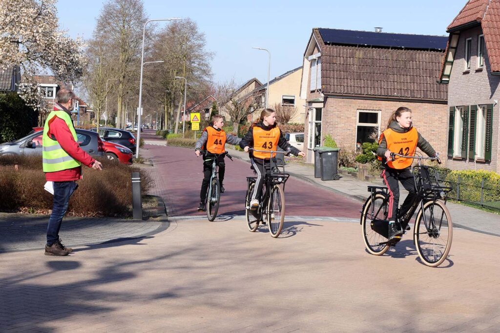 Verkeersexamen Lemelerveld (62) Klein