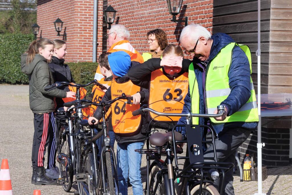 Verkeersexamen Lemelerveld (64) Klein