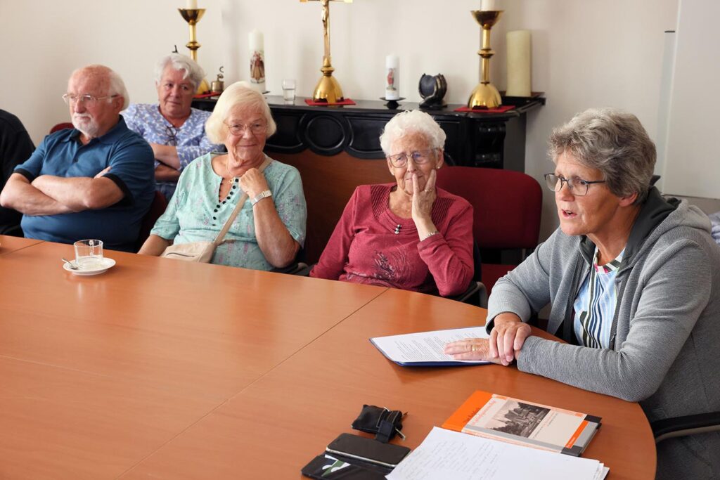 Tentoonstelling 150 Jaar Parochie Lemelerveld (17)