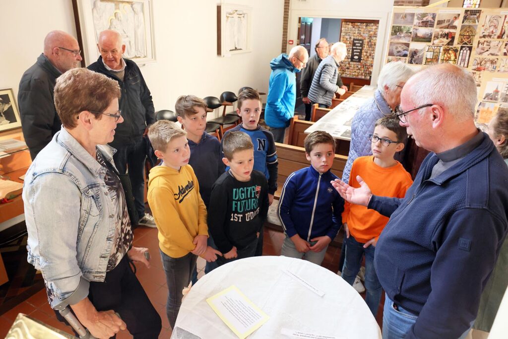 Tentoonstelling 150 Jaar Parochie Lemelerveld (20)