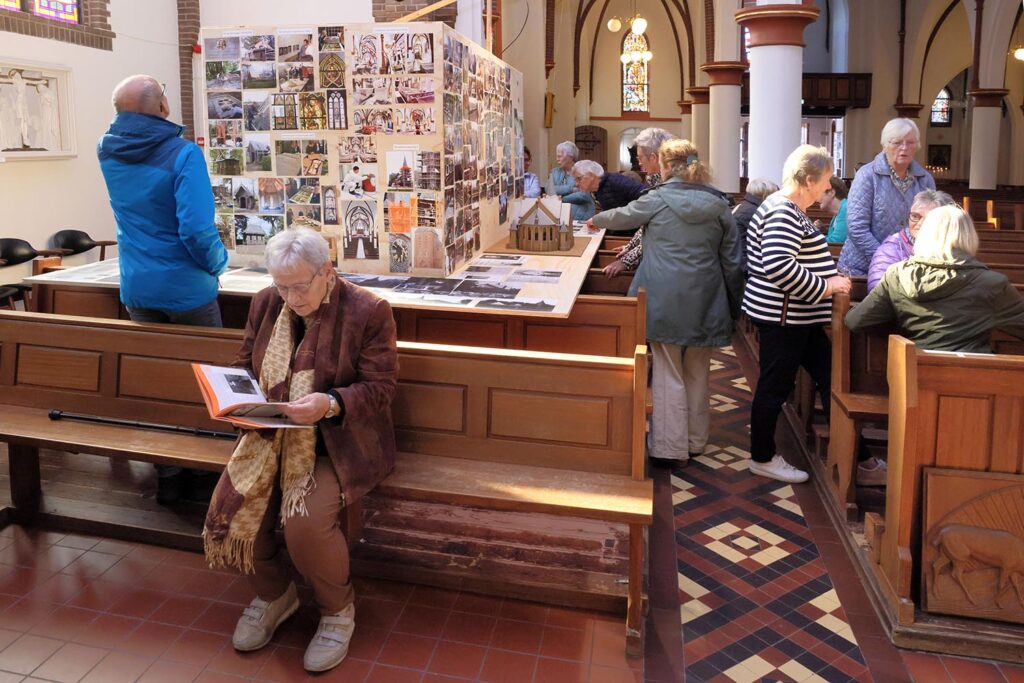 Tentoonstelling 150 Jaar Parochie Lemelerveld (21)