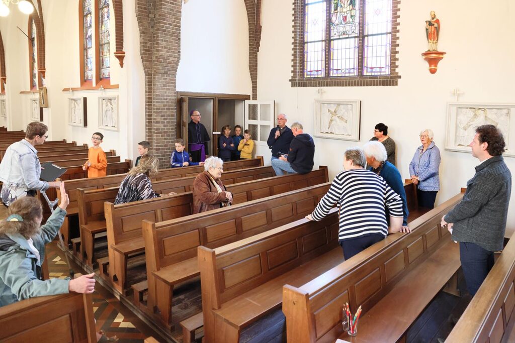 Tentoonstelling 150 Jaar Parochie Lemelerveld (48)