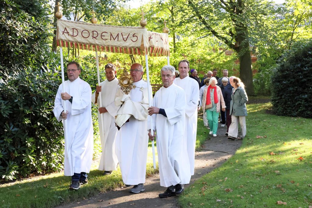 Tentoonstelling 150 Jaar Parochie Lemelerveld (67)