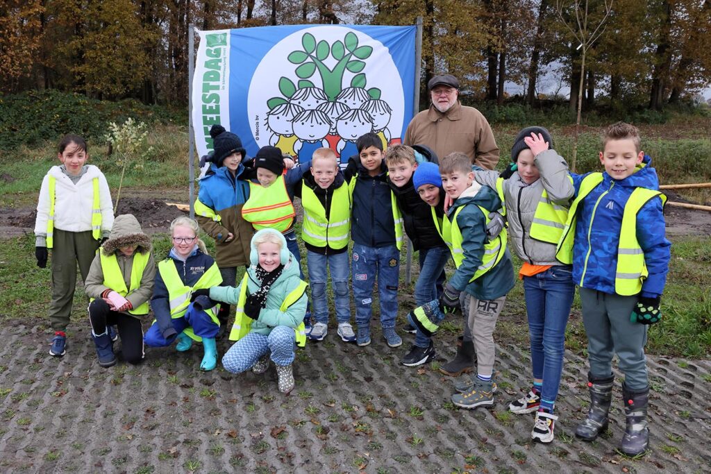 Bomen Planten Met Leerlingen Heideparkschool (1)