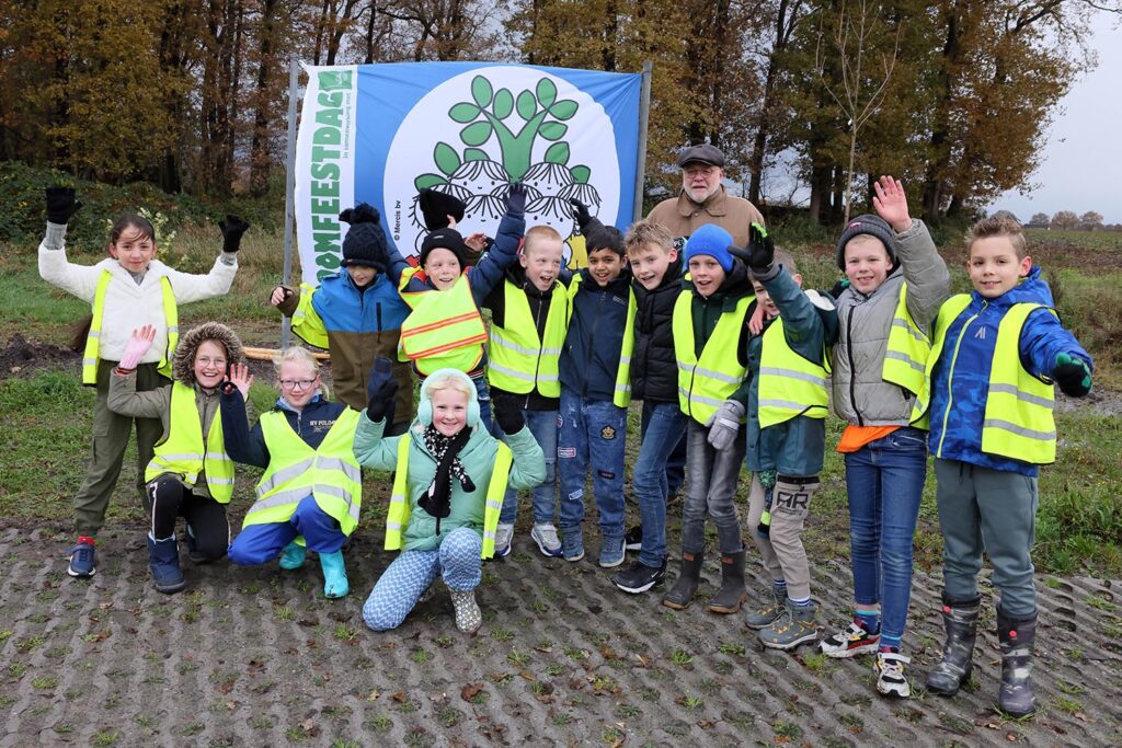 Bomen Planten Met Leerlingen Heideparkschool (2)