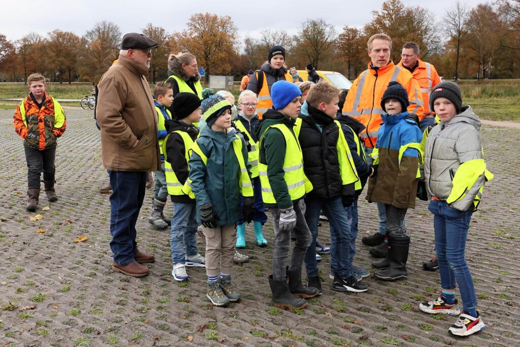 Bomen Planten Met Leerlingen Heideparkschool (5)