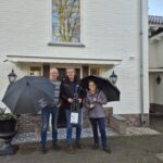 Hospice en logeergasten houden het droog met nieuwe paraplu’s!